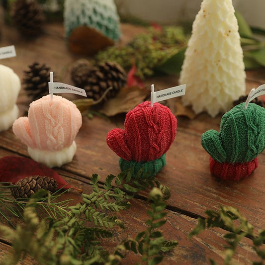 🧤 Woolen Gloves Candle – Cozy Up This Christmas!