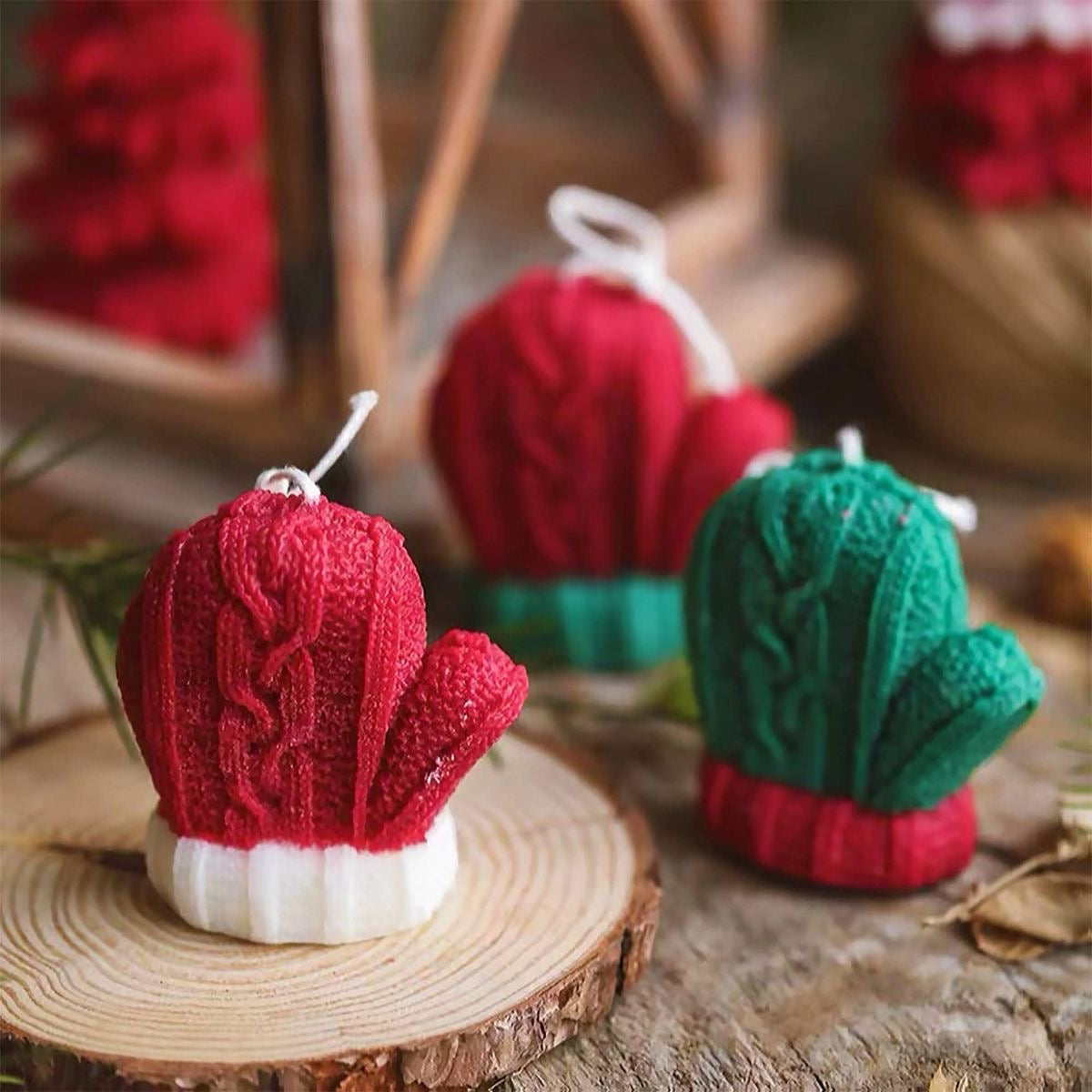 🧤 Woolen Gloves Candle – Cozy Up This Christmas!
