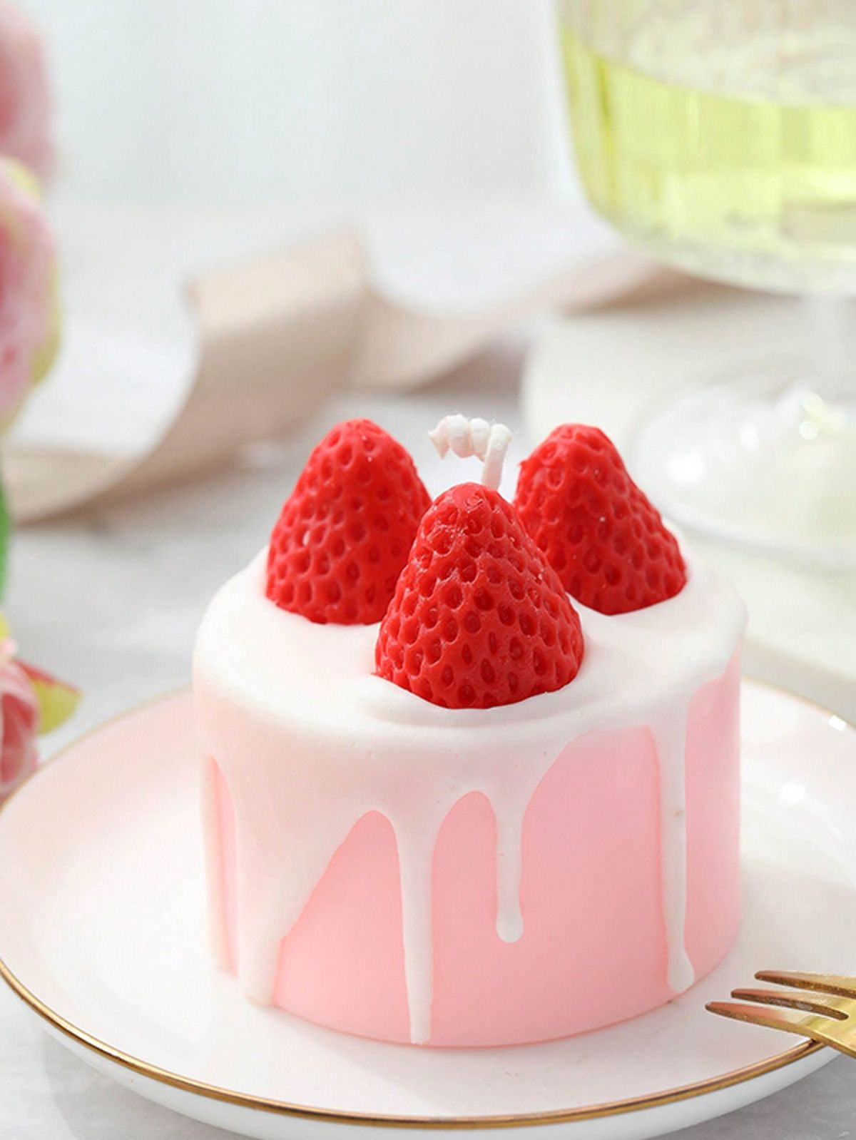 Vanilla & Strawberry Cake Candle
