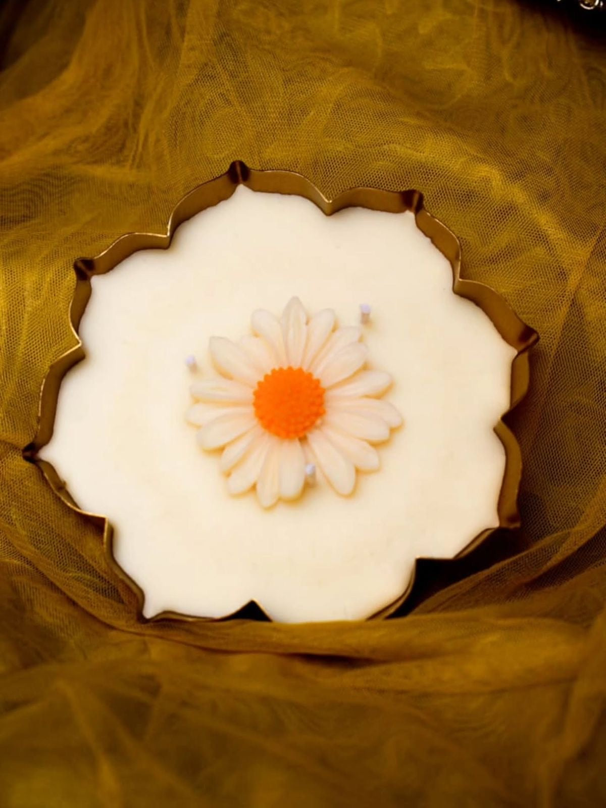 Lily urli candle